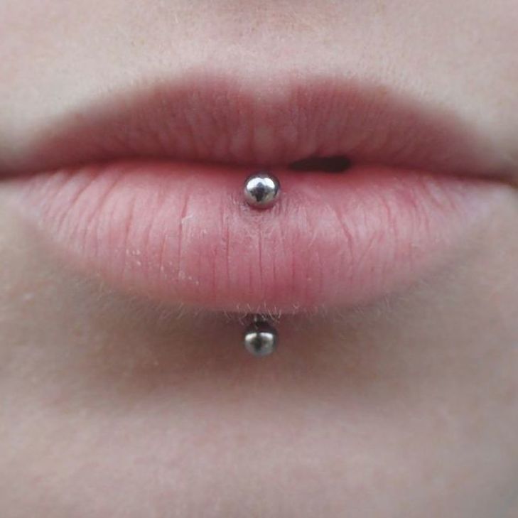 vertical labret