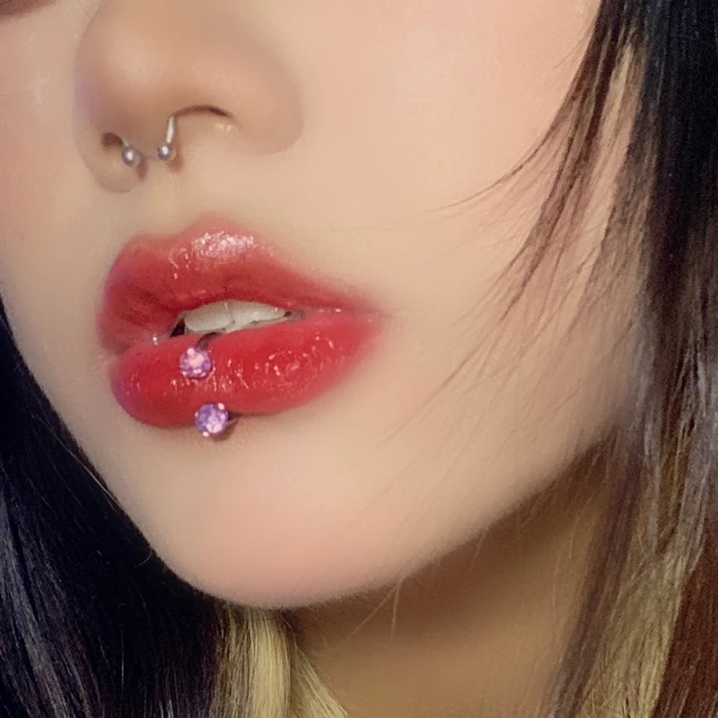 vertical labret healing