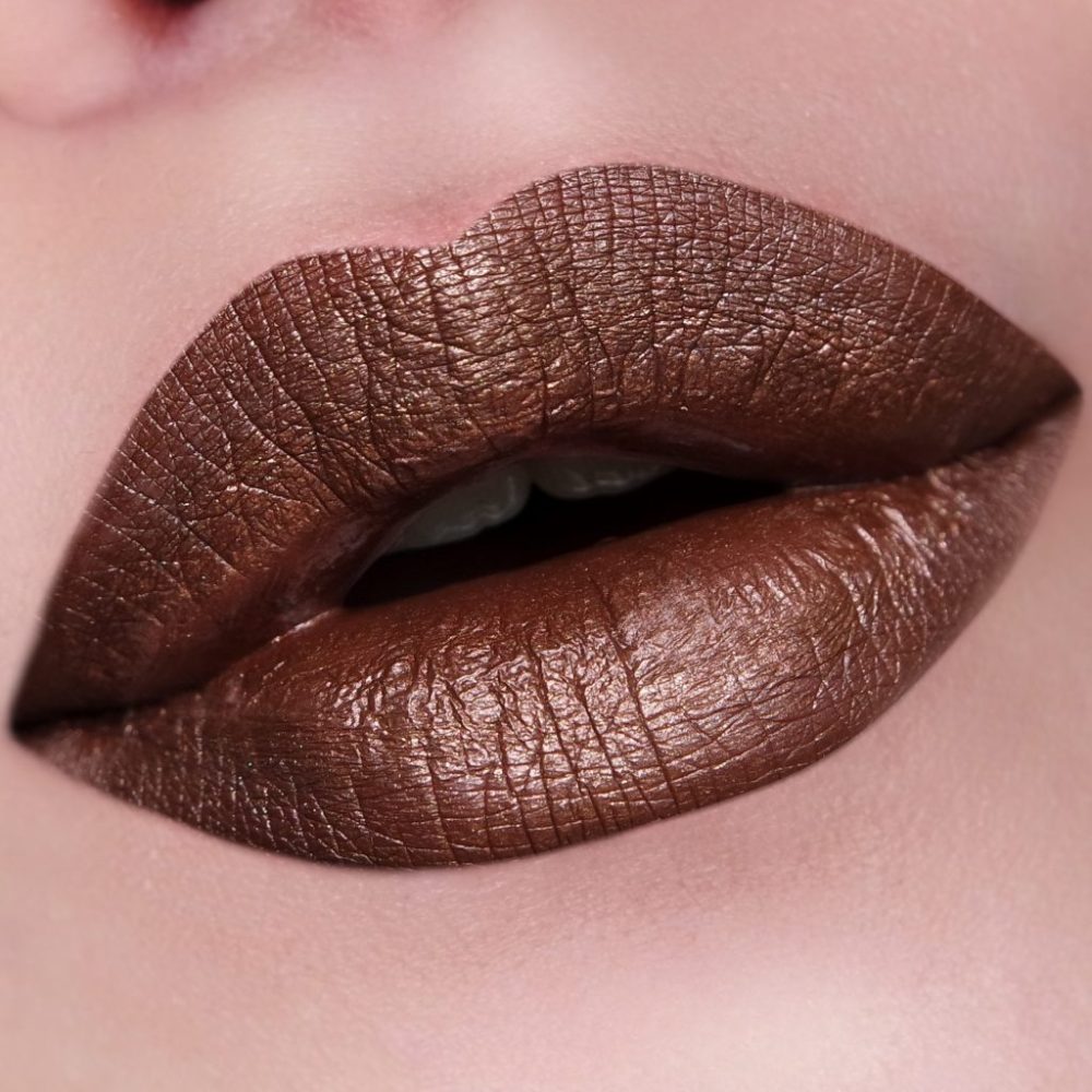 metallic lipstick