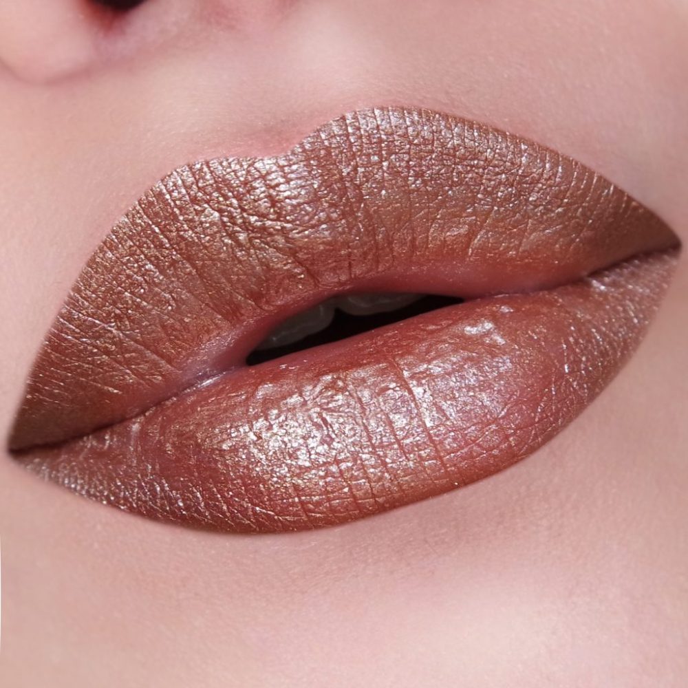 metallic lipstick