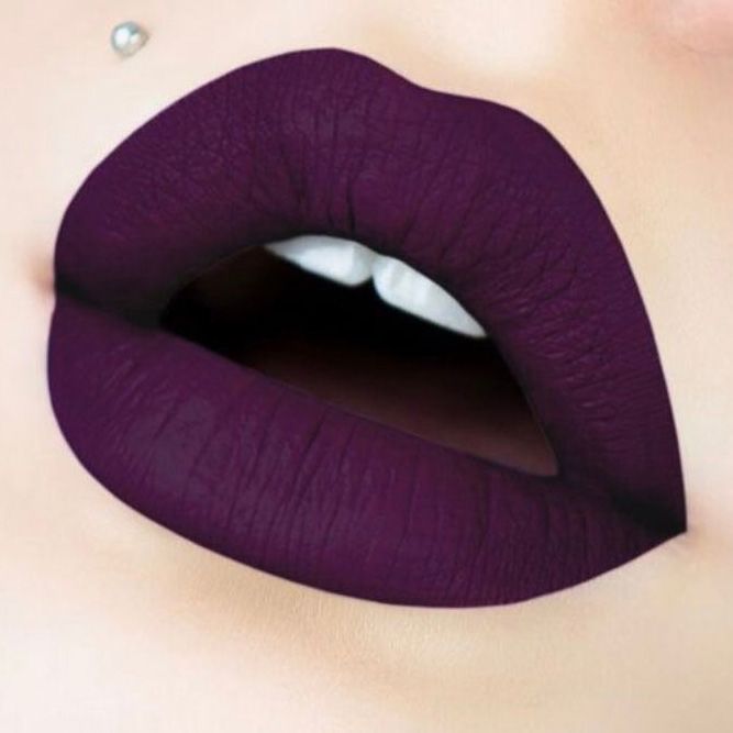 dark purple Lipstick