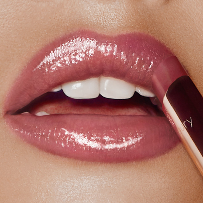 glossy lipstick